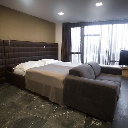 4 Smart Hotel Όλομουτς Εξωτερικό φωτογραφία